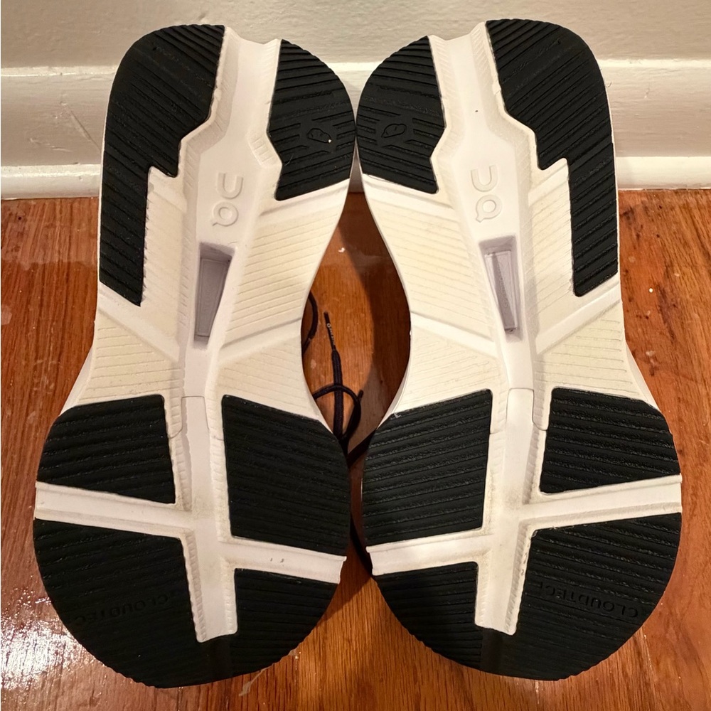 OnCloud CloudNova X White/Black Training Shoe. Size 8 - Picture 4 of 5